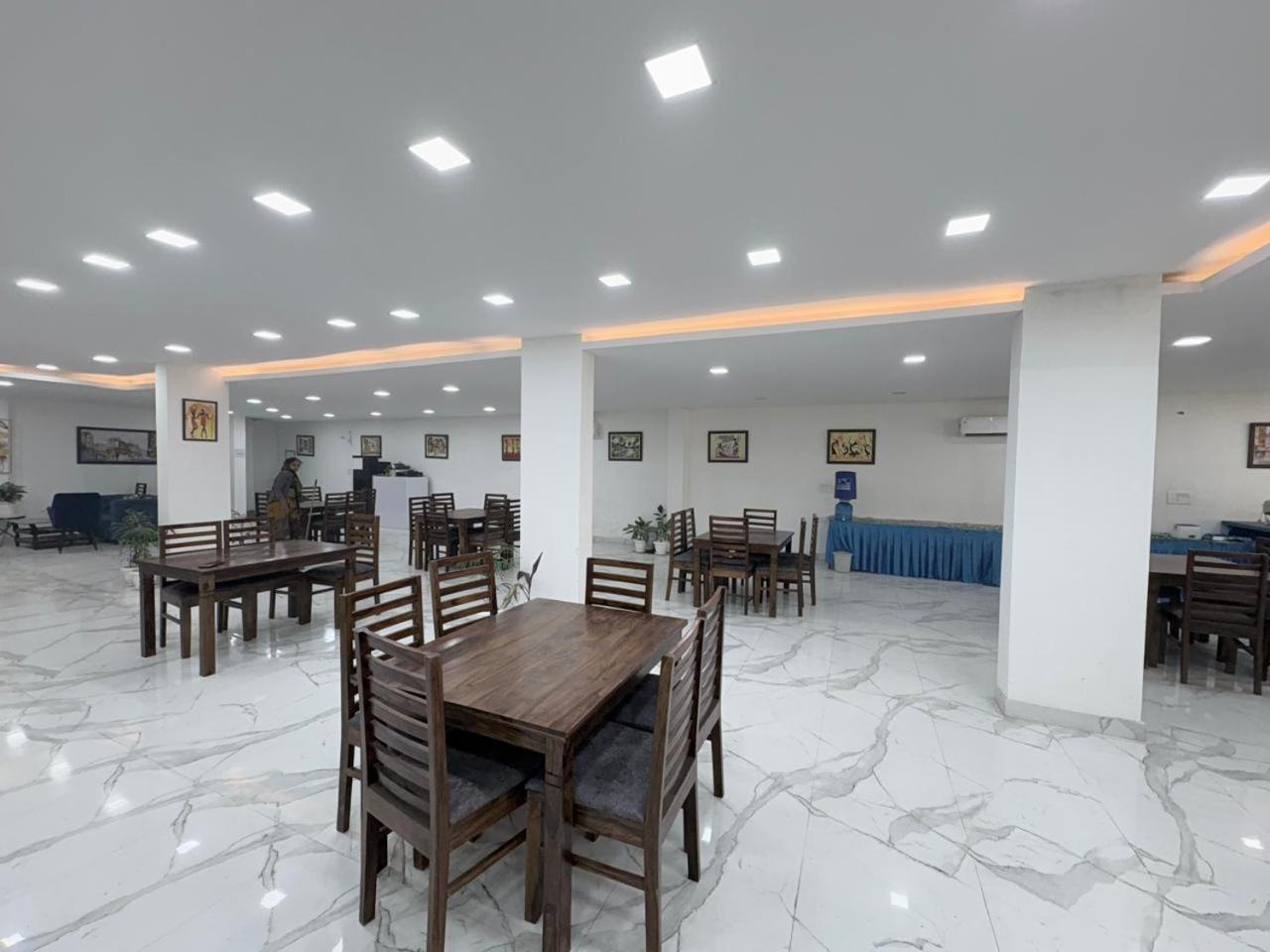 Pacific Inn Eco Central คูร์เคาน์ ภายนอก รูปภาพ
